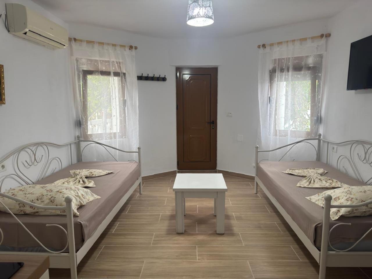 Mustafaraj Apartments Ksamil Eksteriør billede