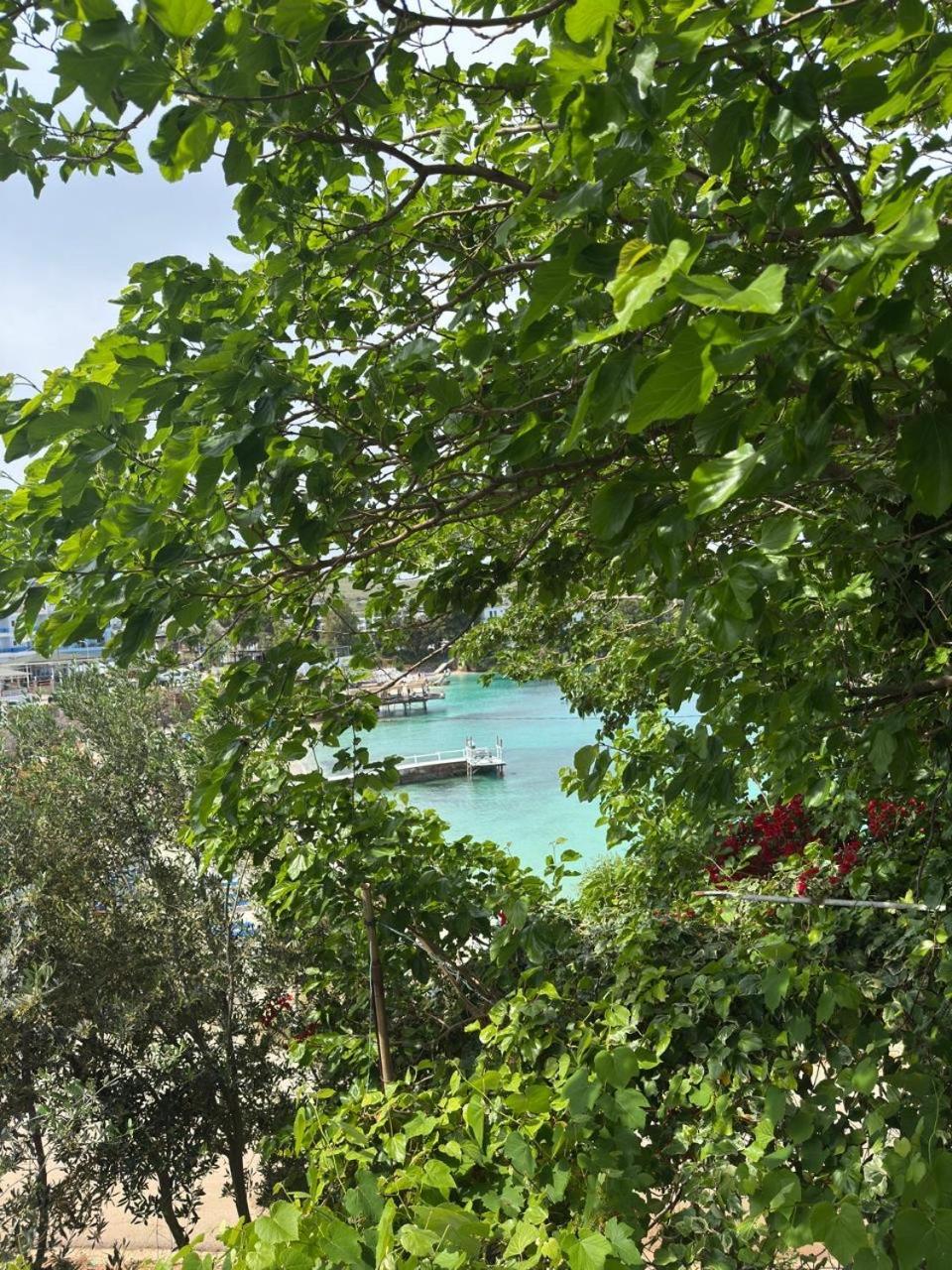 Mustafaraj Apartments Ksamil Eksteriør billede